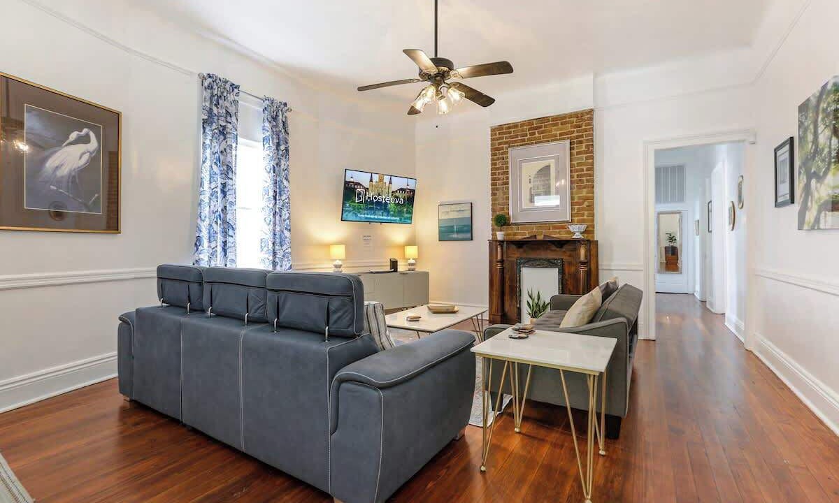 Photo of Livingroom in Freret
