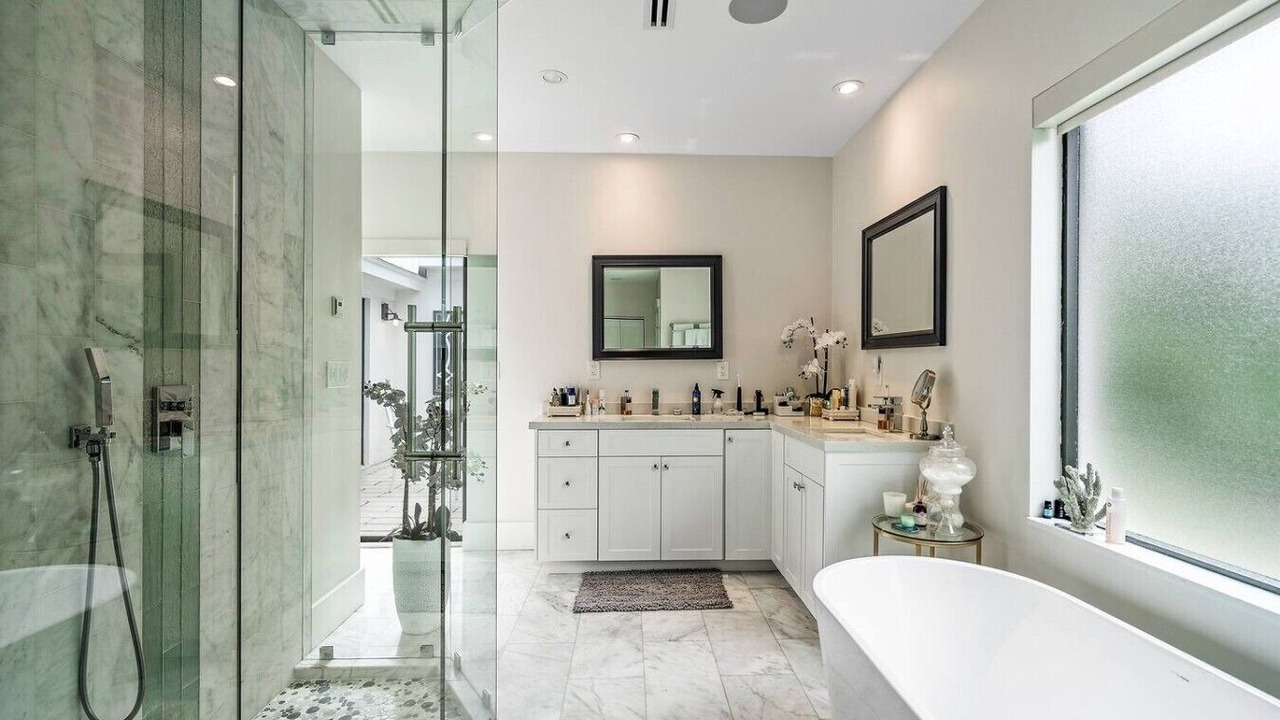 Photo of Bathroom in Lake Ida Shores