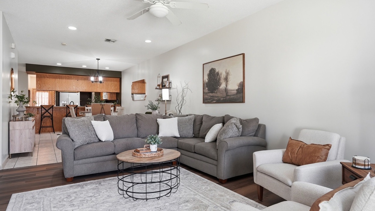 Photo of Livingroom in Milton