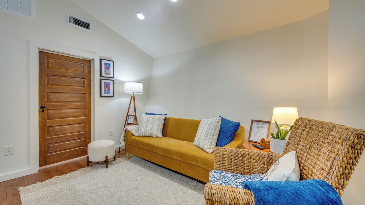 Photo of Livingroom in Lafayette