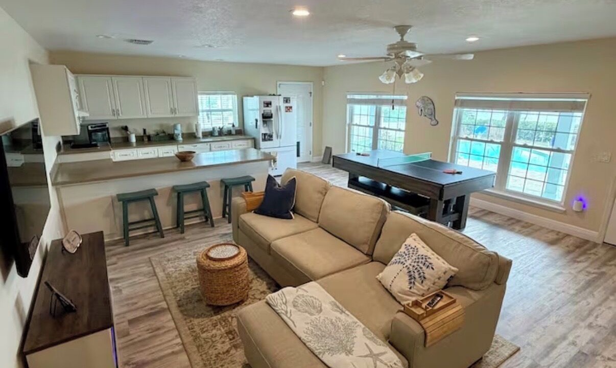 Photo of Livingroom in Tarpon Springs