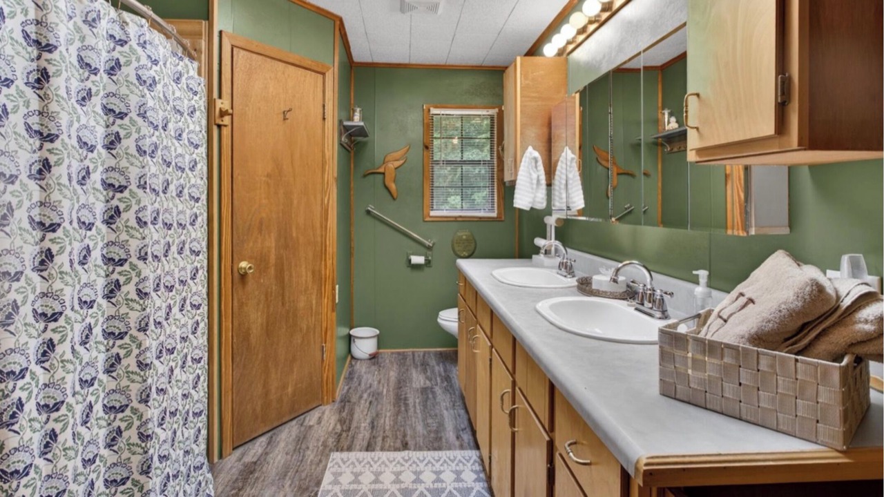 Photo of Bathroom in Magnolia