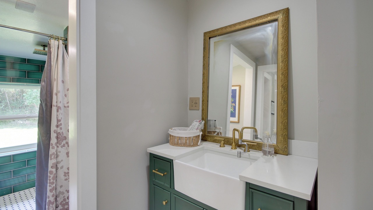 Photo of Bathroom in Ocean Springs