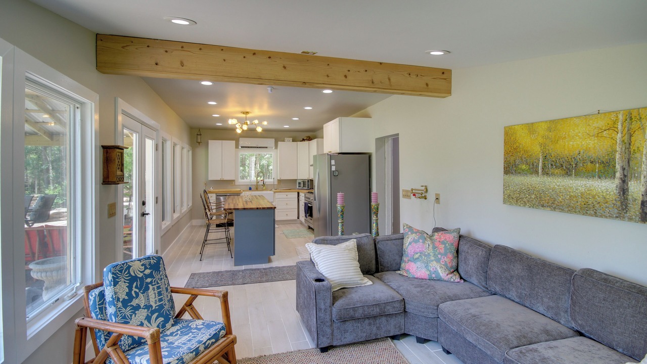 Photo of Livingroom in Ocean Springs