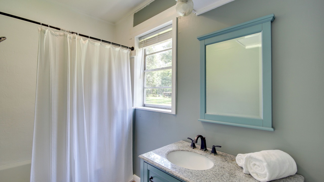 Photo of Bathroom in Ocean Springs