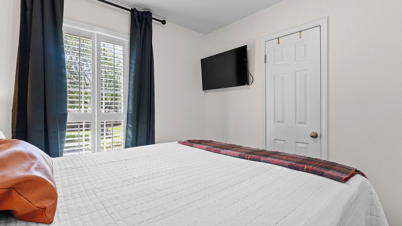 Photo of Bedroom in Northport