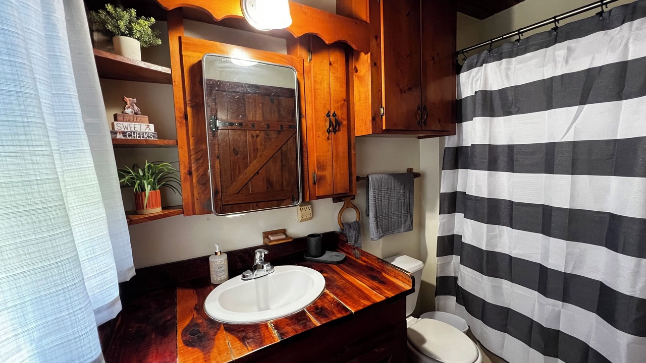 Photo of Bathroom in Anacoco