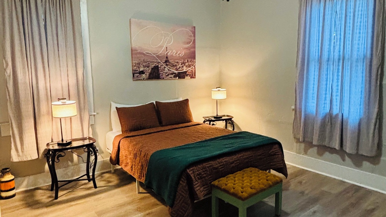 Photo of Bedroom in Highland Historic District