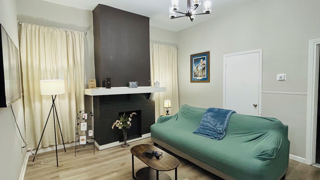 Photo of Livingroom in Highland Historic District