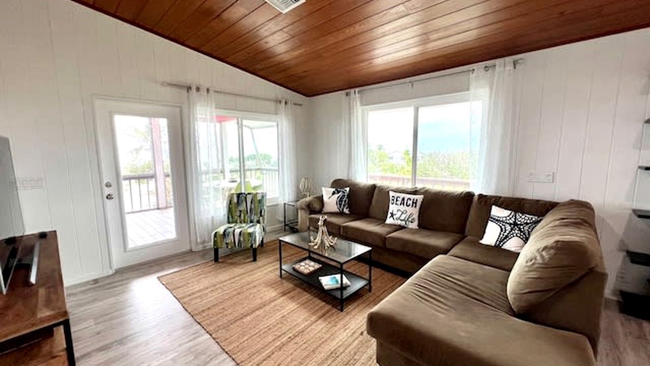 Photo of Livingroom in Placida