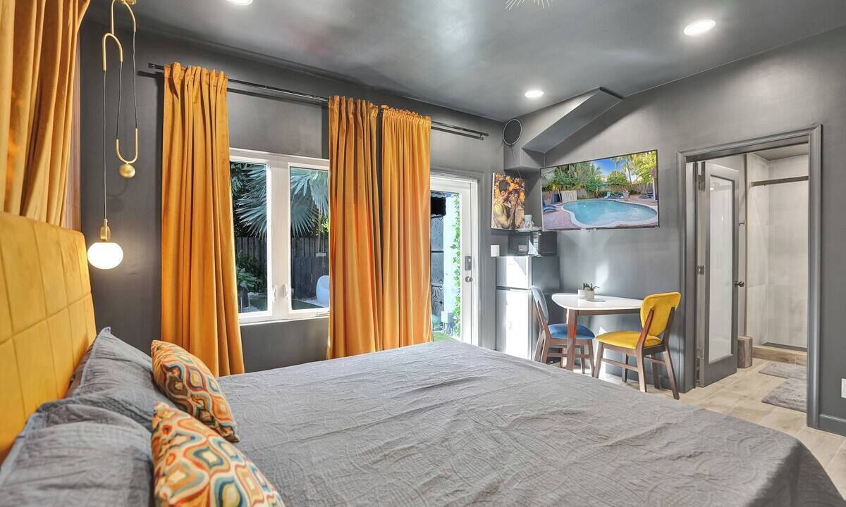 Photo of Bedroom in Wilton Manors