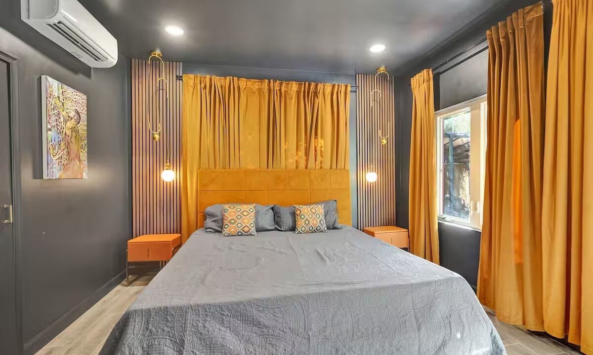 Photo of Bedroom in Wilton Manors