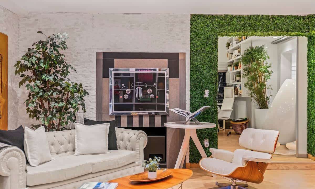 Photo of Livingroom in Northeast Miami
