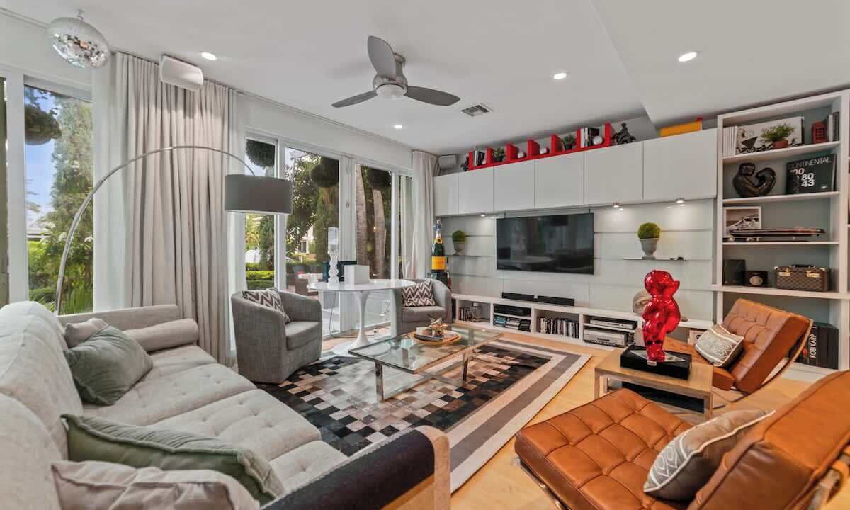 Photo of Livingroom in Northeast Miami