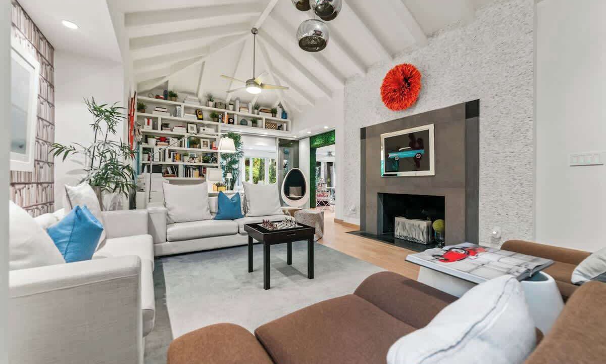 Photo of Livingroom in Northeast Miami