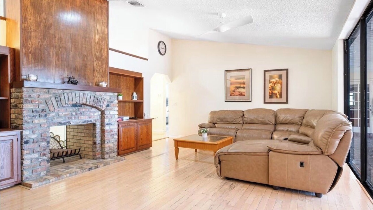 Photo of Livingroom in Tamarac