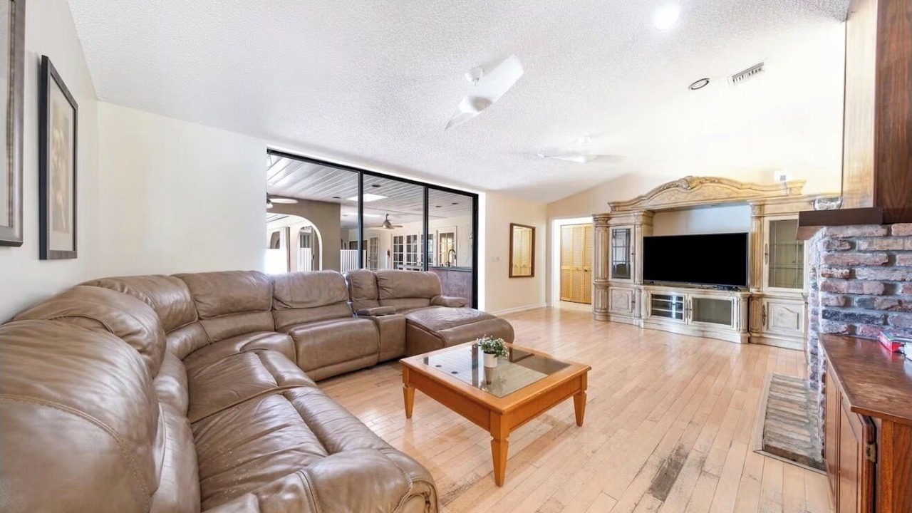 Photo of Livingroom in Tamarac