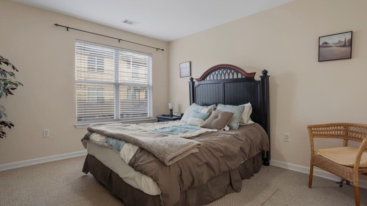Photo of Bedroom in Gulf Park Estates