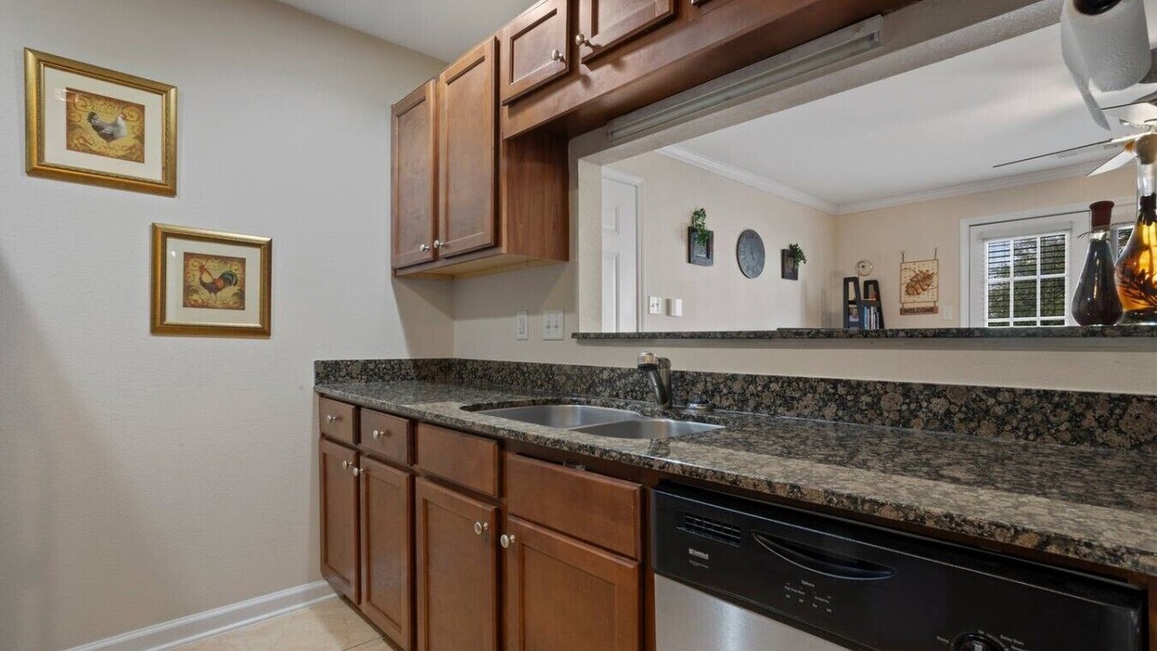 Photo of Kitchen in Gulf Park Estates