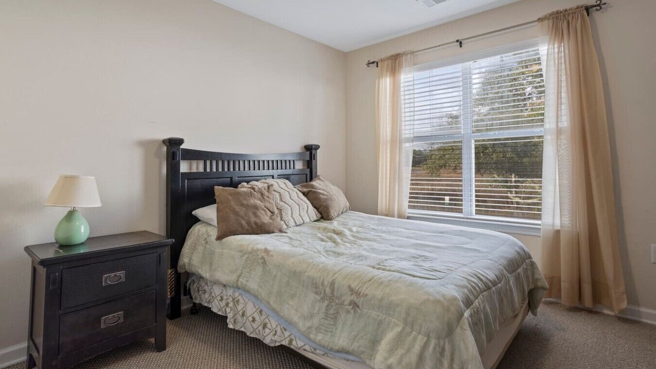 Photo of Bedroom in Gulf Park Estates