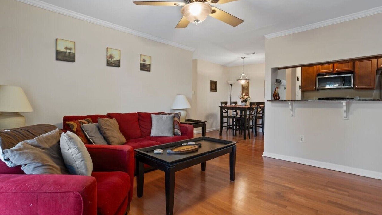 Photo of Livingroom in Gulf Park Estates