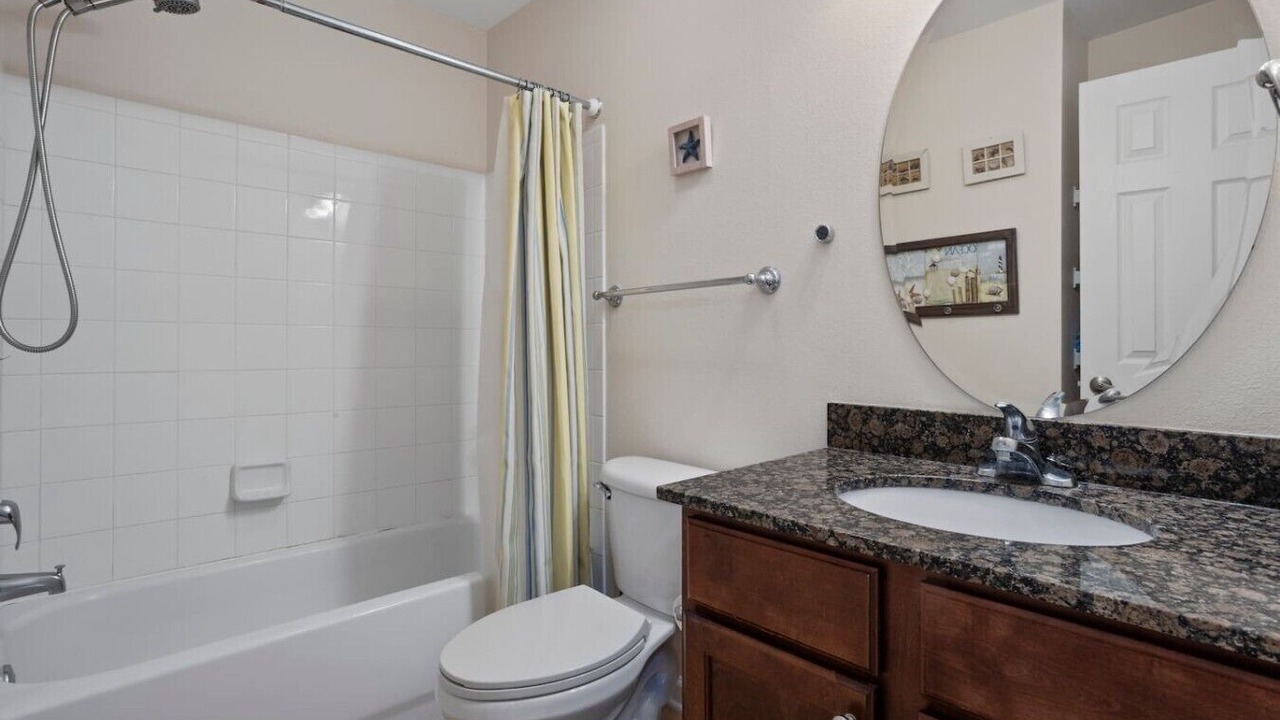 Photo of Bathroom in Gulf Park Estates