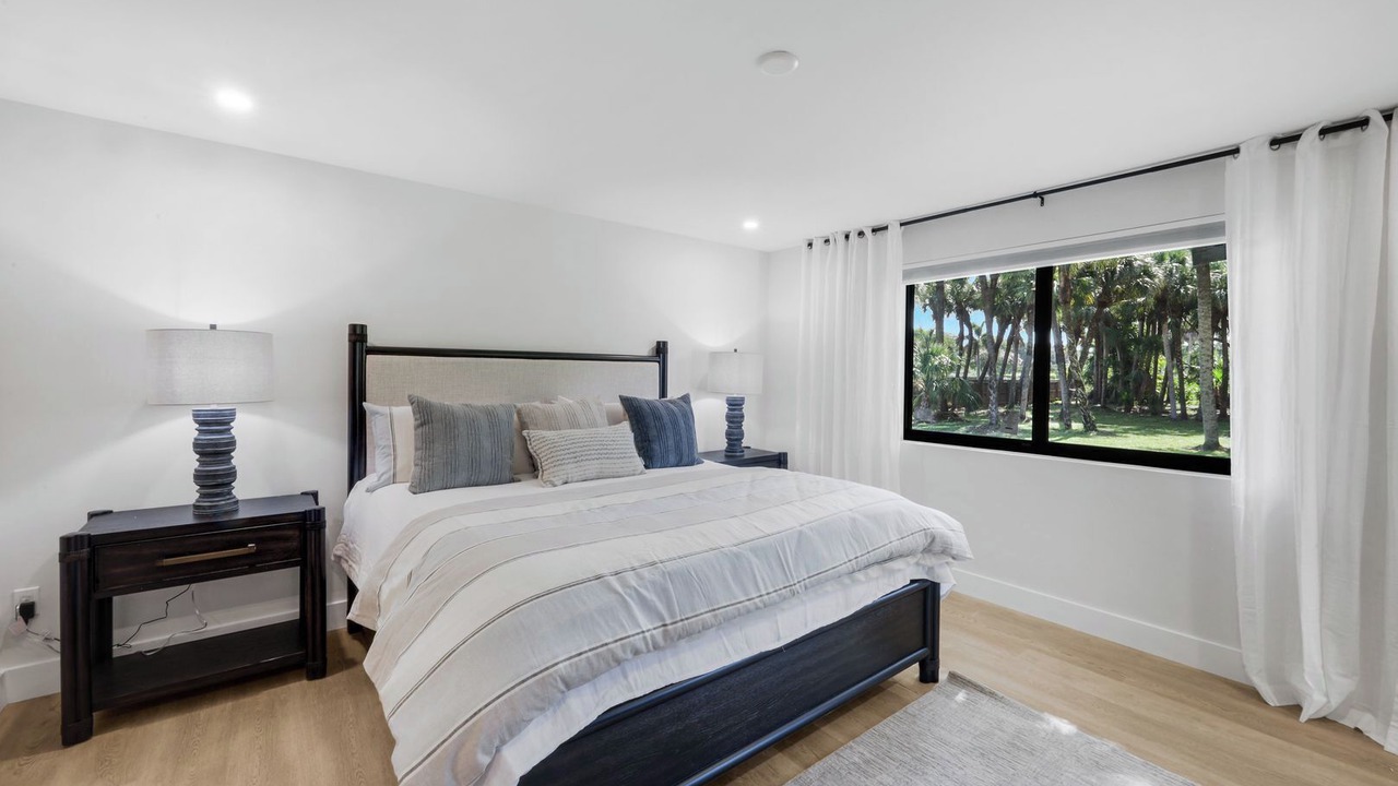 Photo of Bedroom in Central Naples