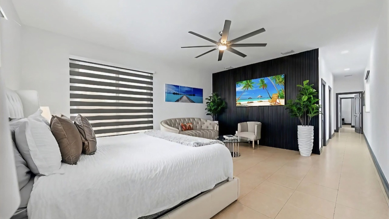 Photo of Bedroom in Ludlam
