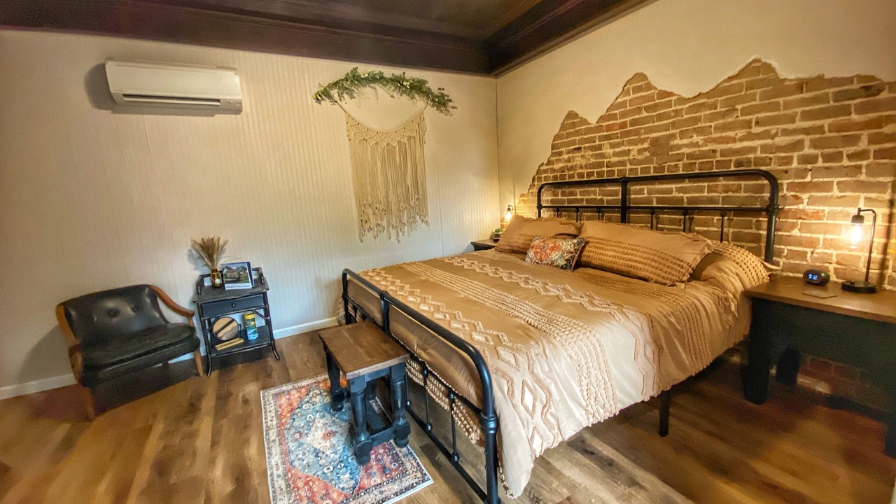 Photo of Bedroom in Ashland