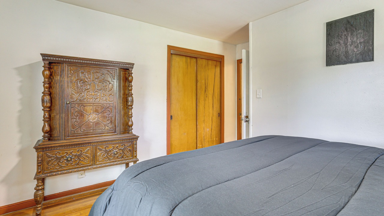 Photo of Bedroom in Orange
