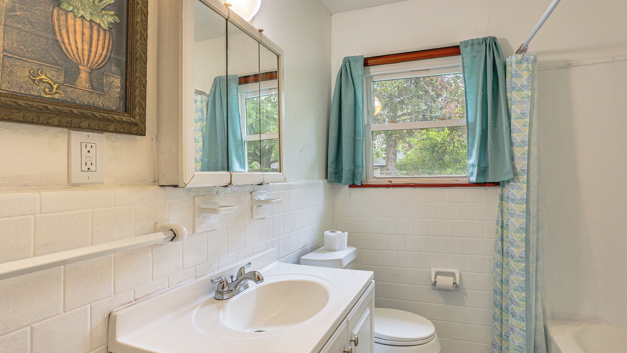 Photo of Bathroom in Orange
