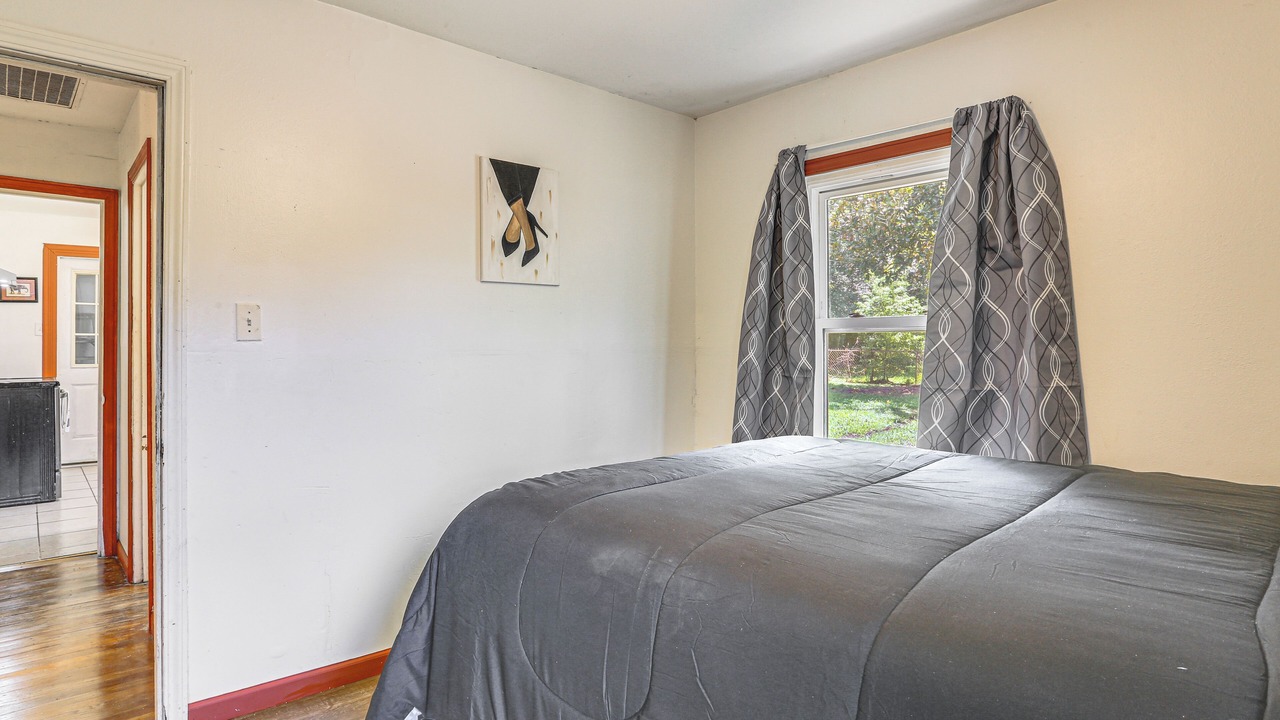 Photo of Bedroom in Orange