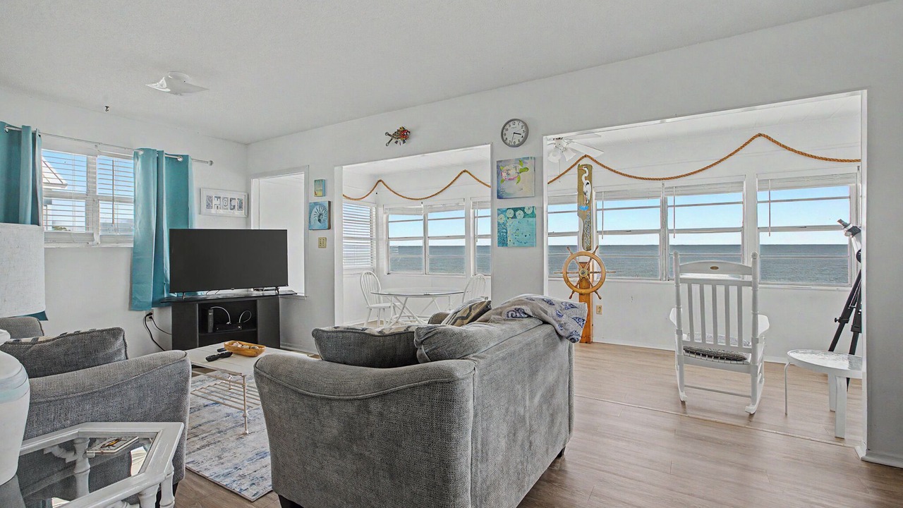 Photo of Livingroom in Alligator Point