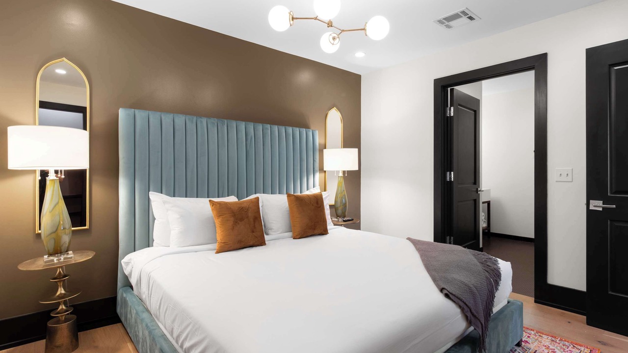 Photo of Bedroom in Arts/Warehouse District