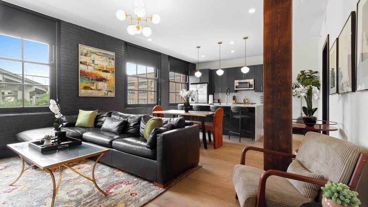 Photo of Livingroom in Arts/Warehouse District
