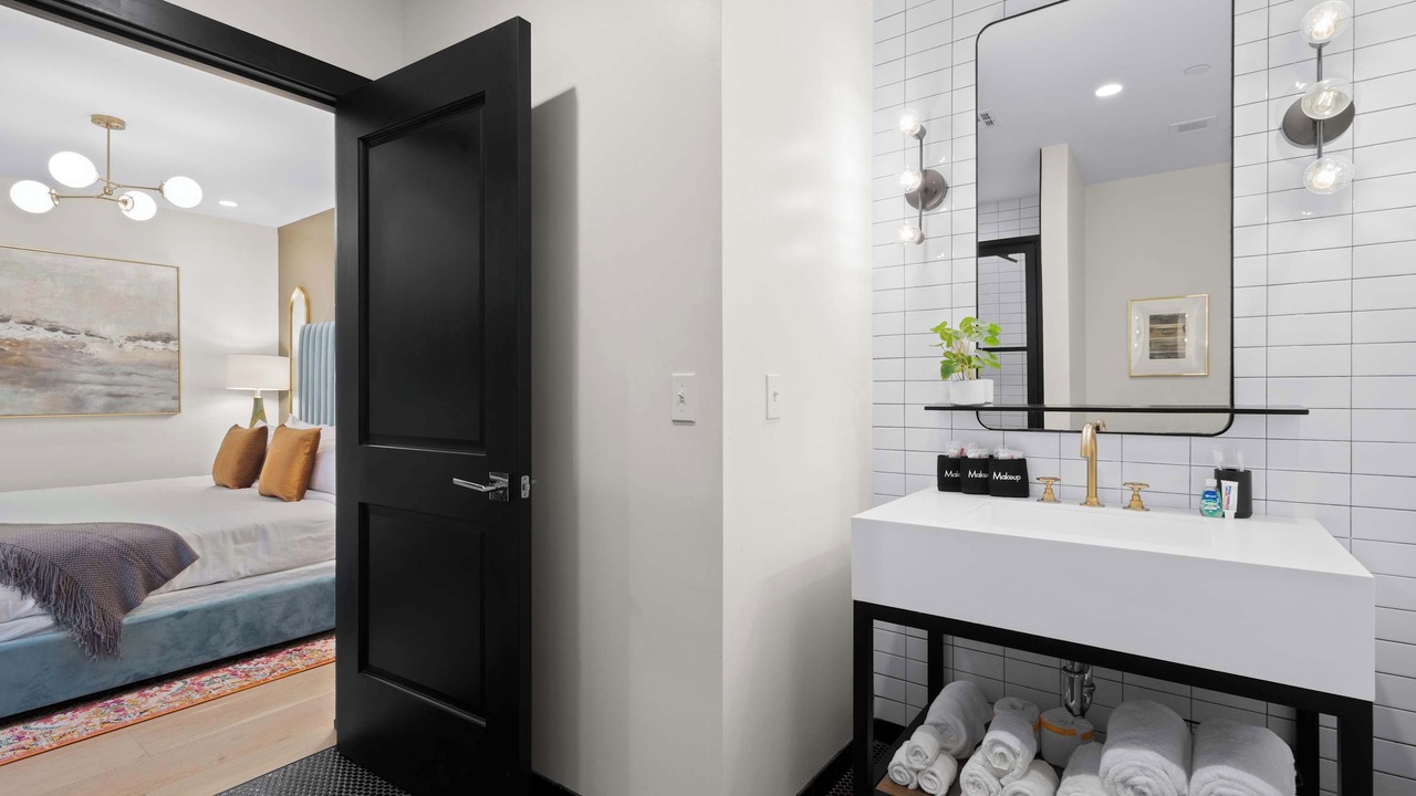 Photo of Bedroom in Arts/Warehouse District