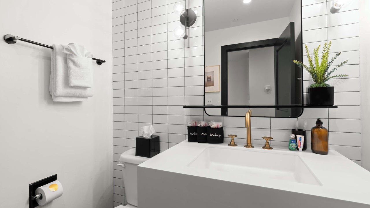 Photo of Bathroom in Arts/Warehouse District