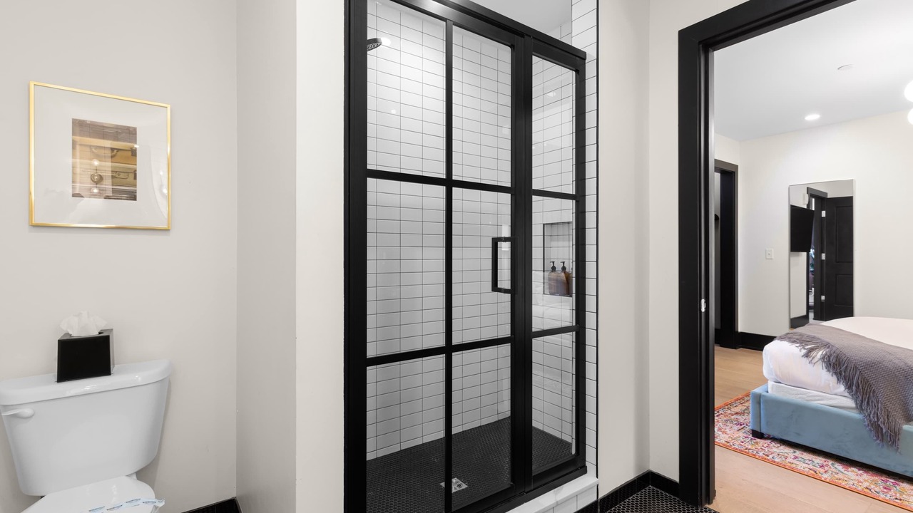 Photo of Bathroom in Arts/Warehouse District