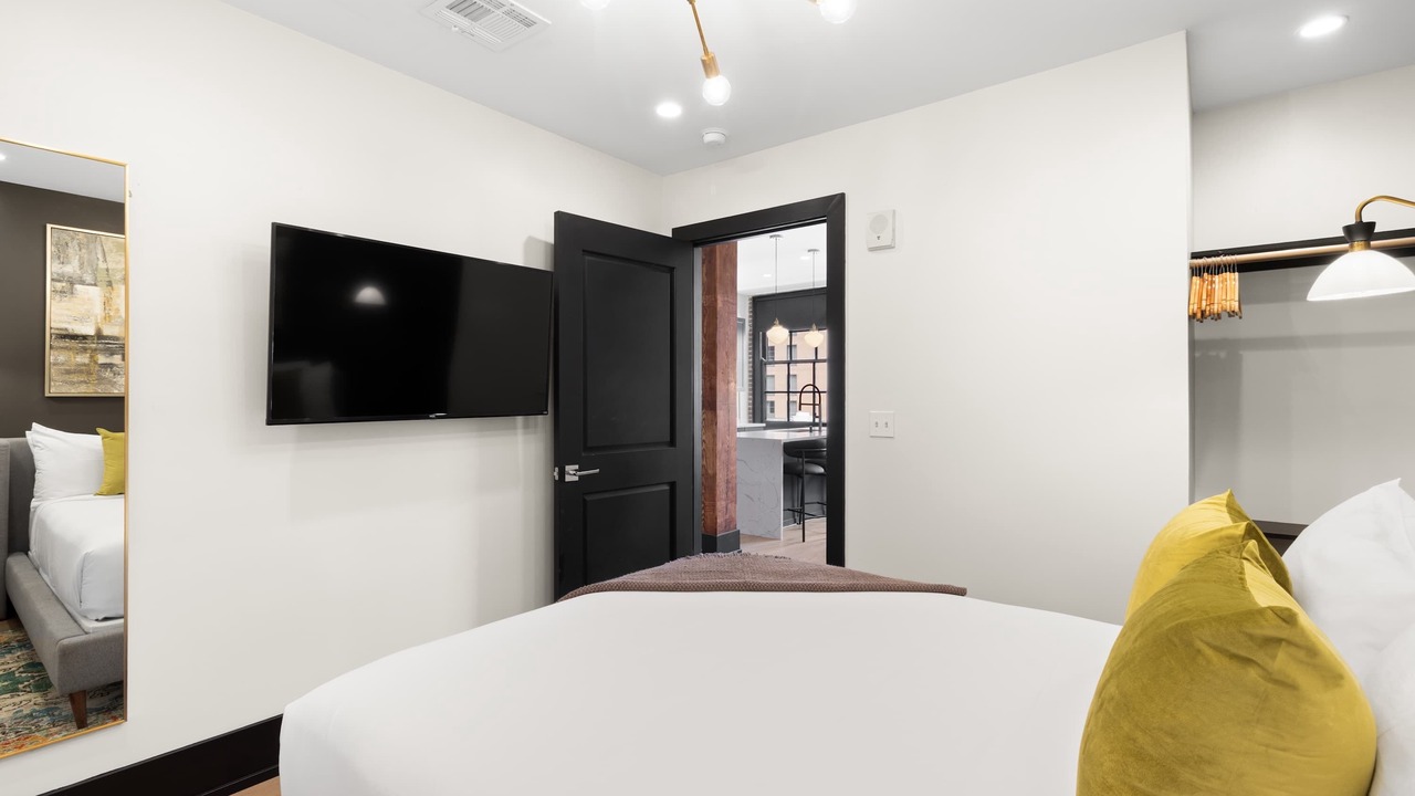 Photo of Bedroom in Arts/Warehouse District