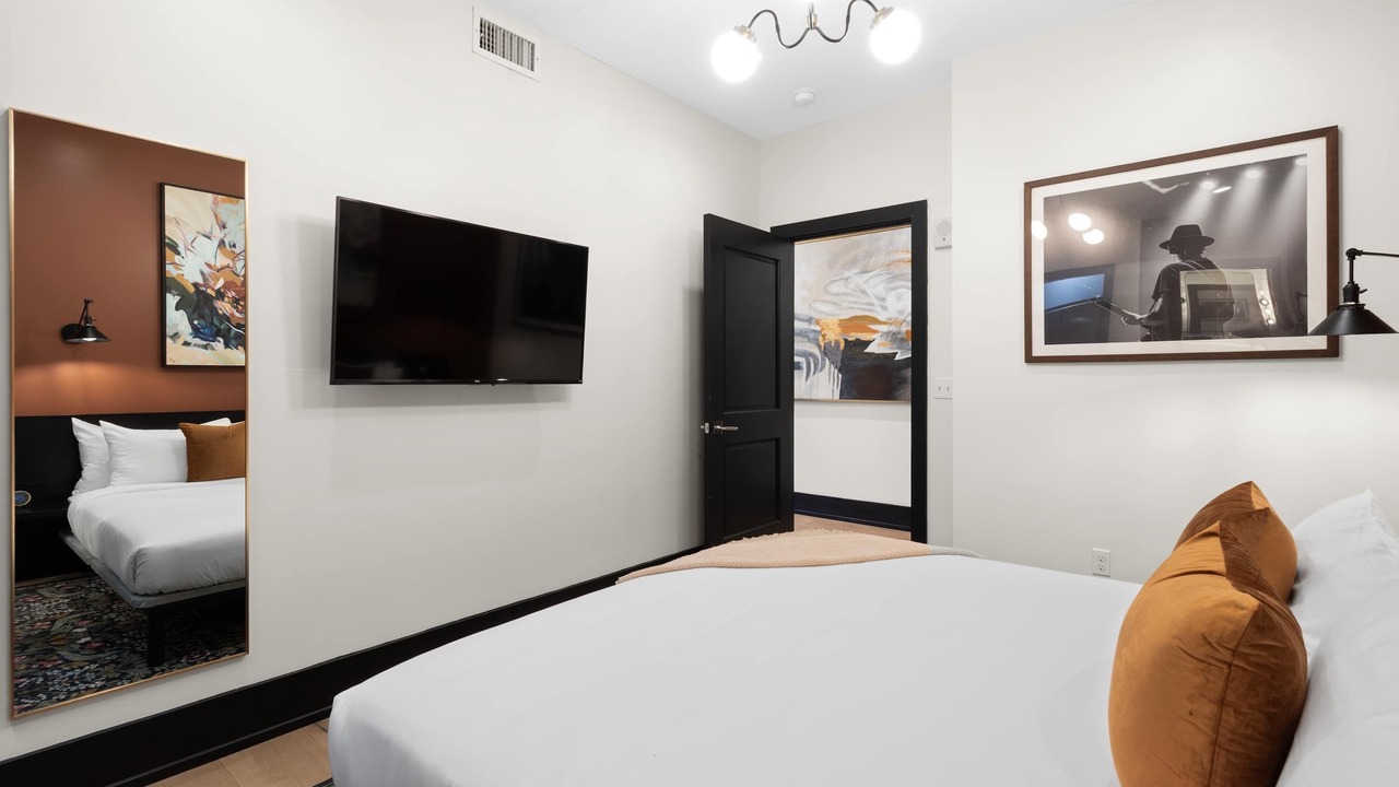Photo of Bedroom in Arts/Warehouse District