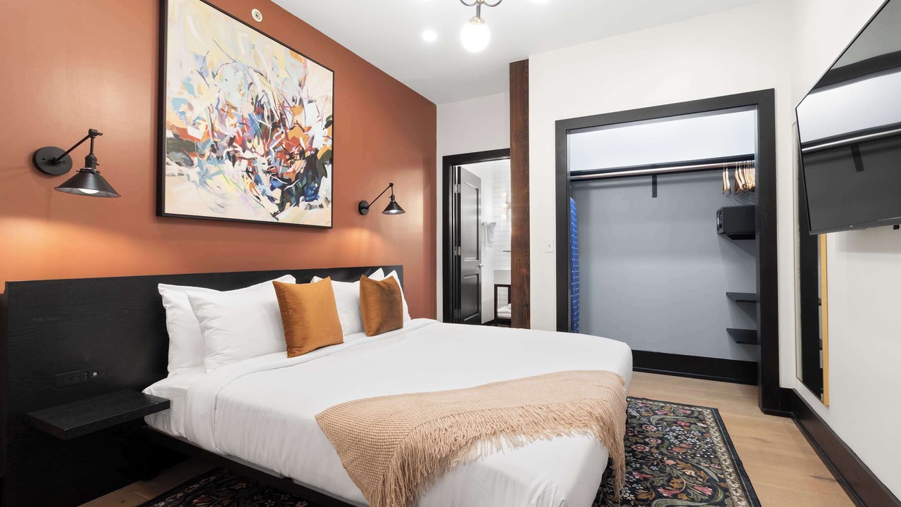 Photo of Bedroom in Arts/Warehouse District