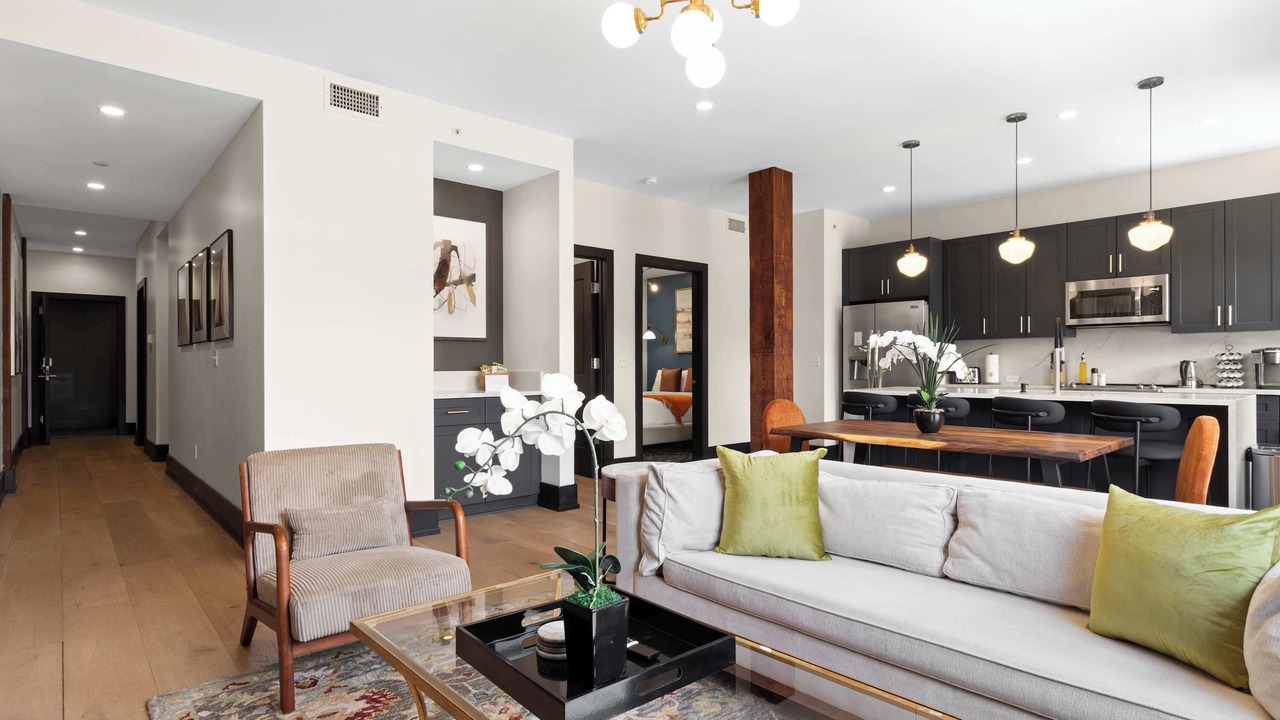 Photo of Livingroom in Arts/Warehouse District