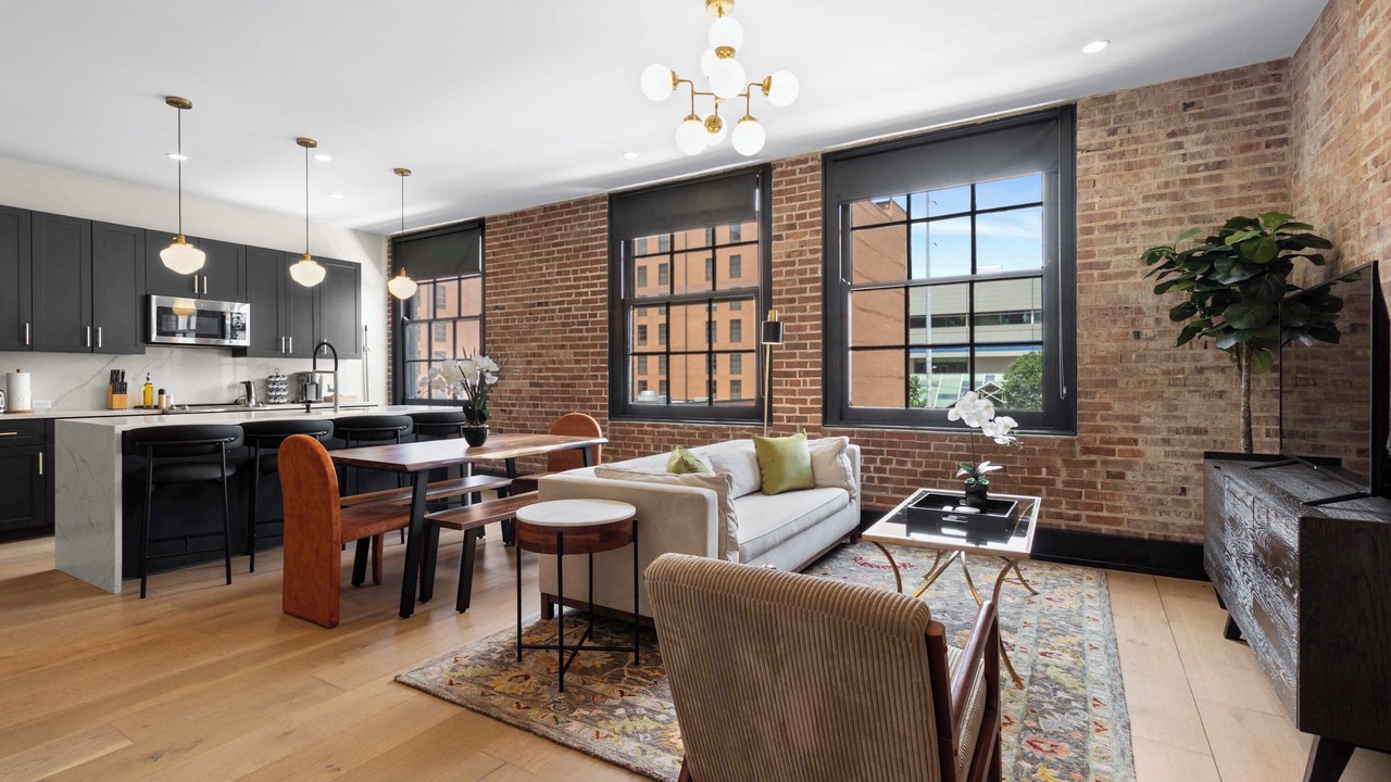 Photo of Livingroom in Arts/Warehouse District
