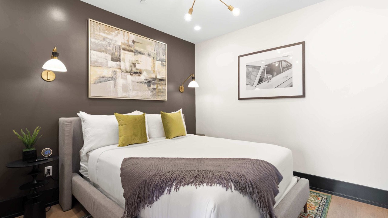 Photo of Bedroom in Arts/Warehouse District