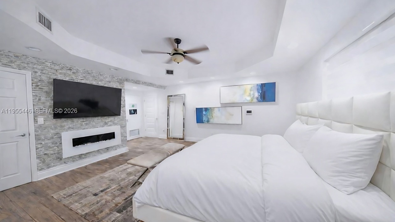 Photo of Bedroom in Ludlam