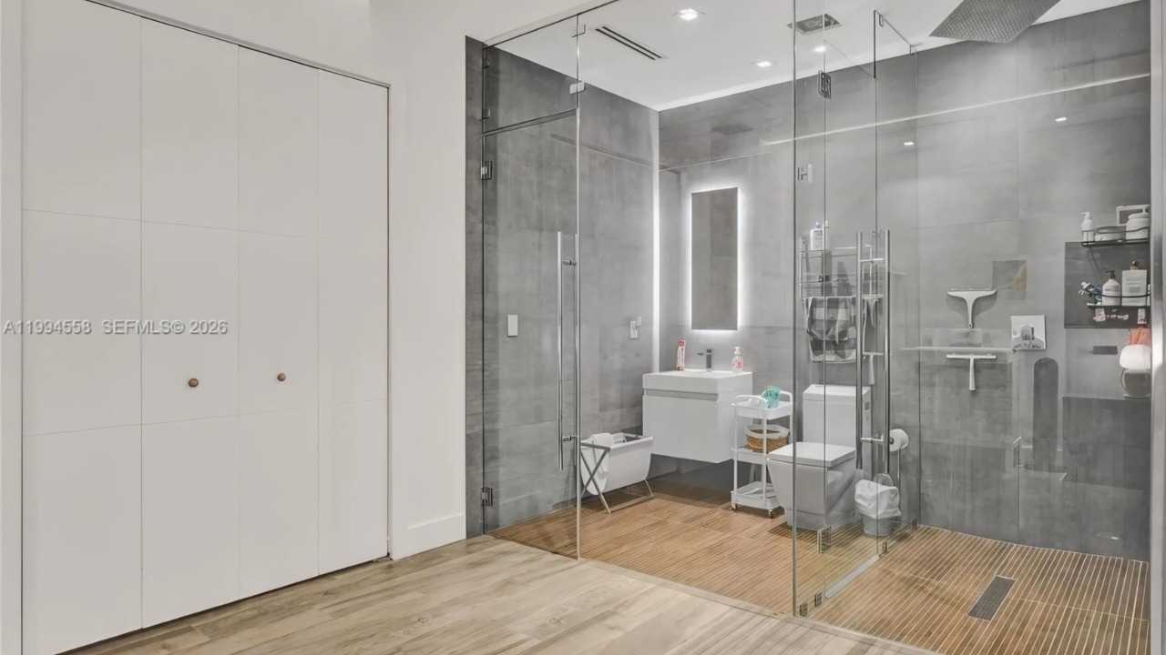 Photo of Bathroom in Tamiami
