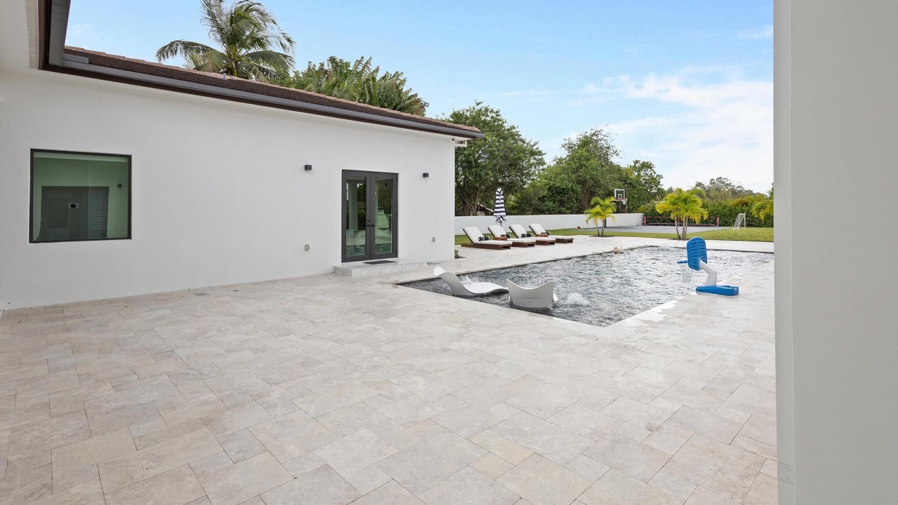 Photo of Outdoor in Ludlam