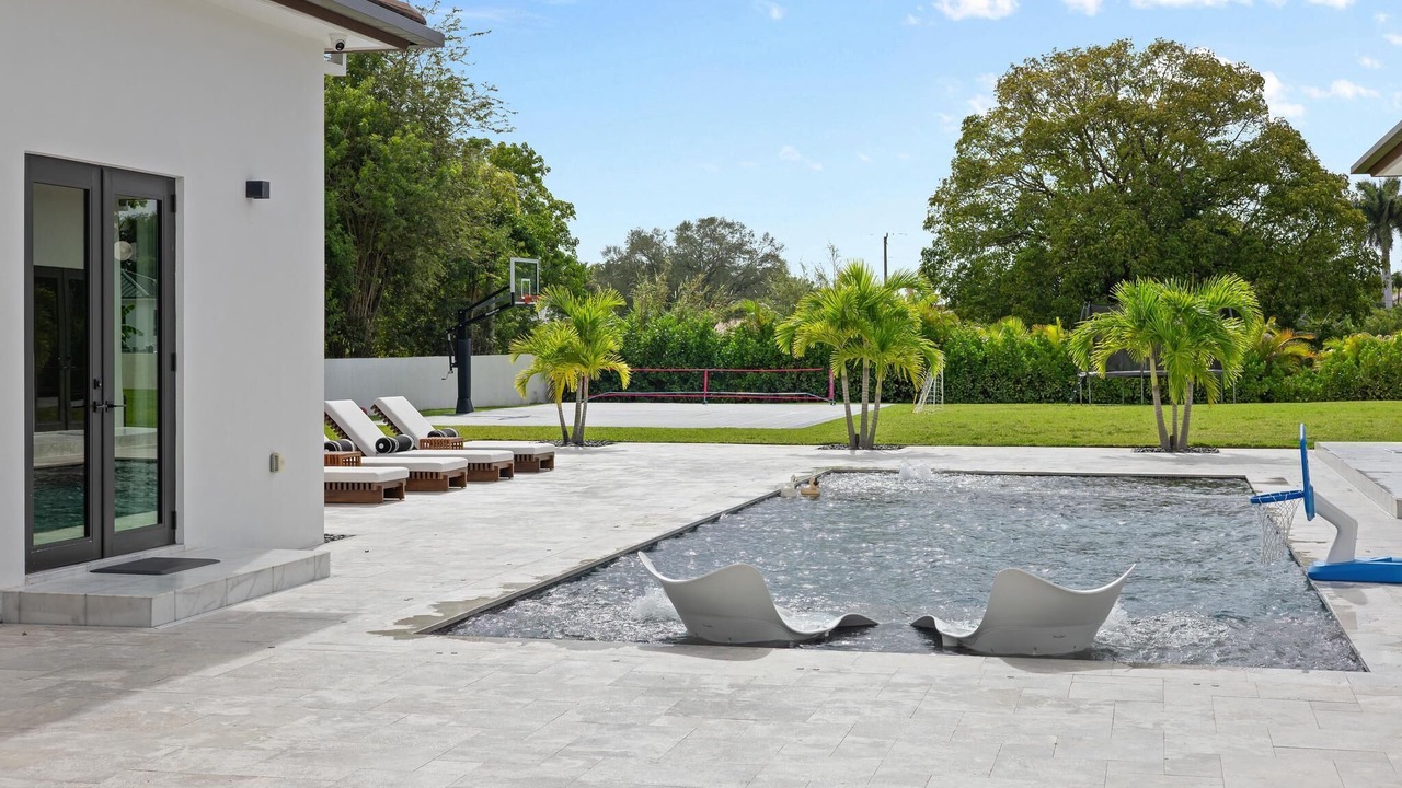 Photo of Outdoor in Ludlam