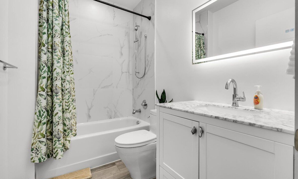 Photo of Bathroom in Cross Key Waterways