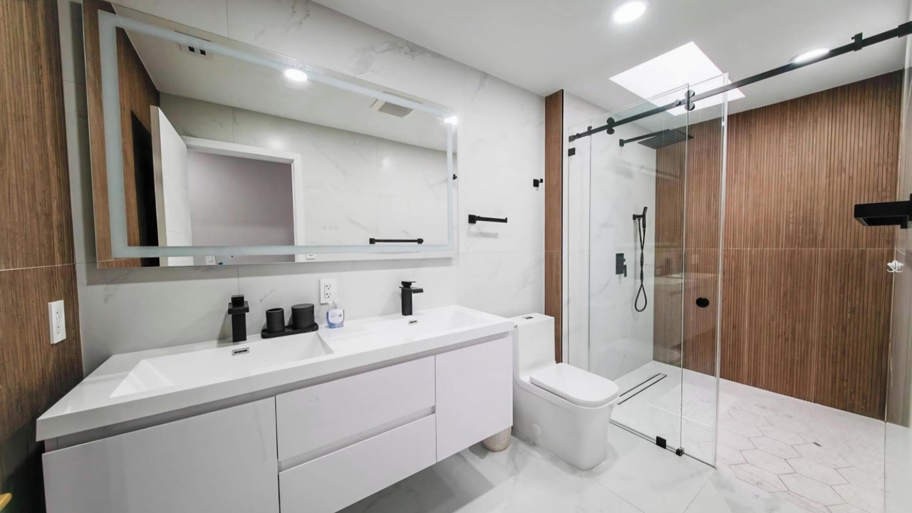 Photo of Bathroom in Tamiami